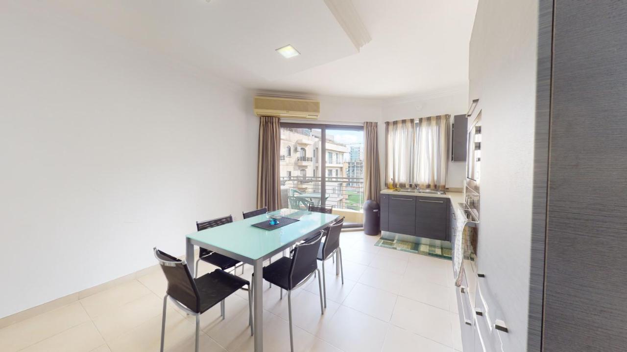 4Th Floor Apartment In Tigne Sliema Esterno foto